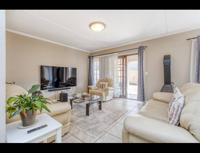 3 BEDROOM HOUSE FOR SALE IN BROADACRES
